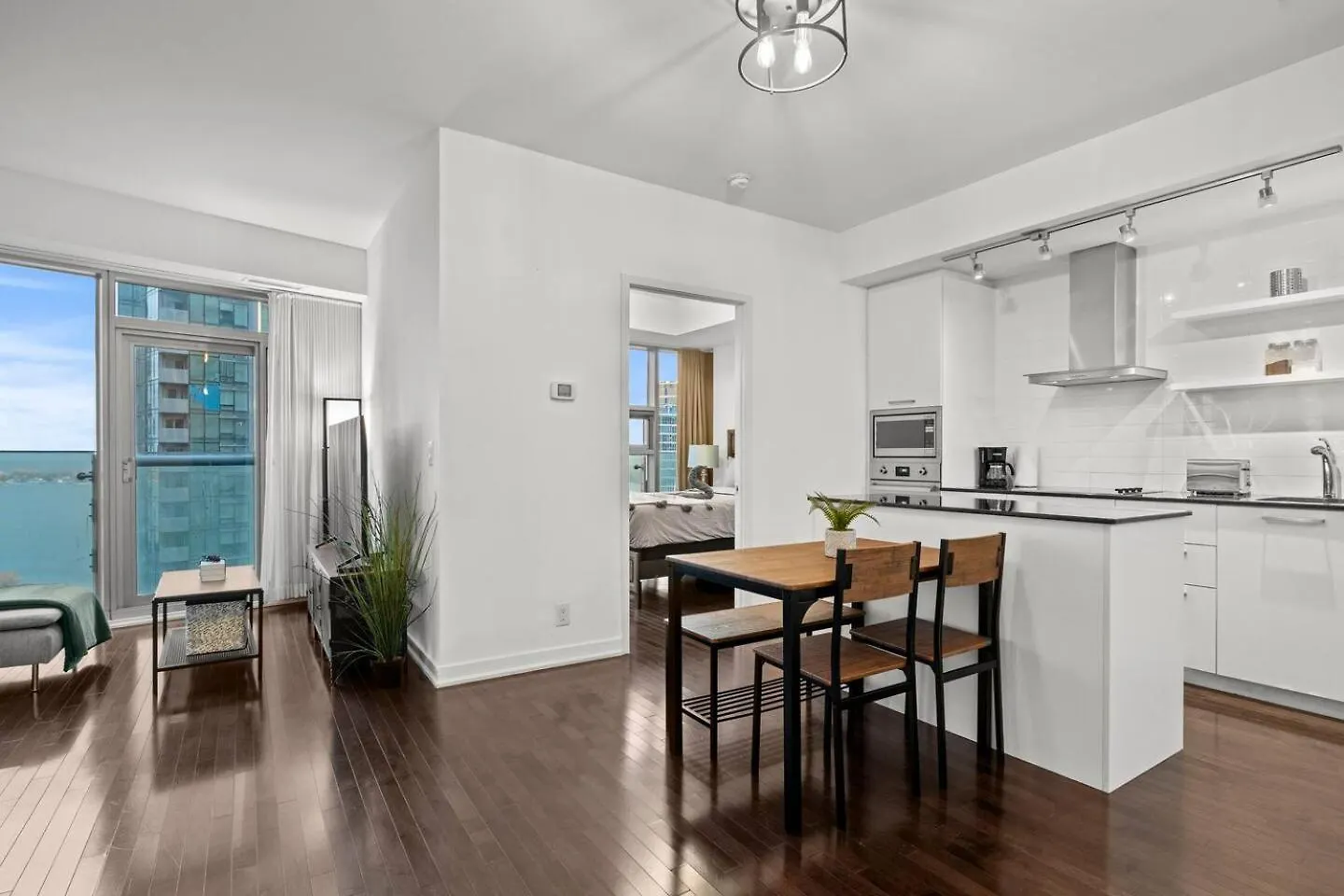 Home Away From Home Toronto 0*,